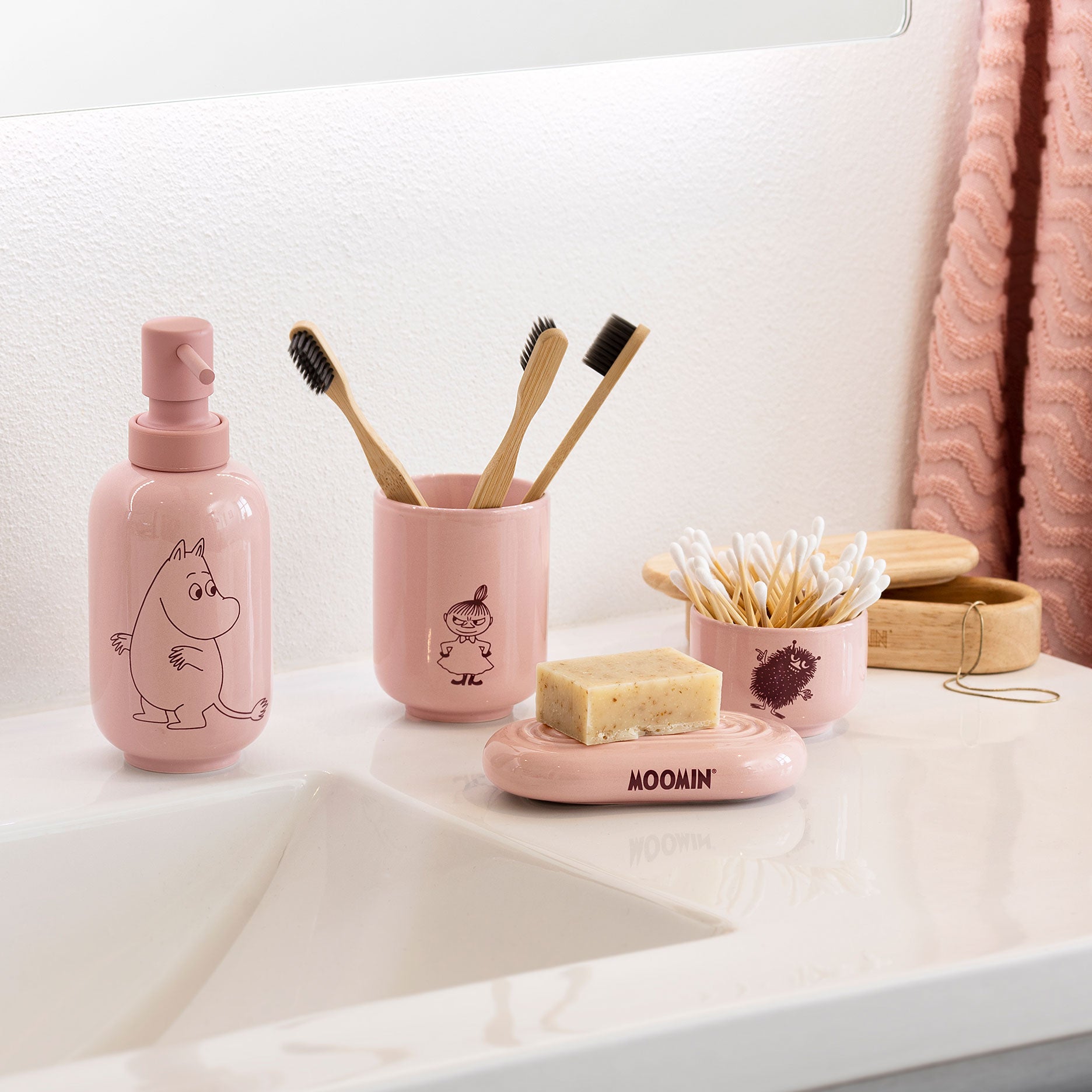 Mug for toothbrushes